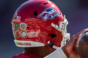 LSU at Arkansas Preview & Picks – Take Razorbacks & Points In College Football Clash