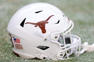 Texas at Arkansas Preview & Picks – Longhorns To Cover 2-TD Spread In College Football
