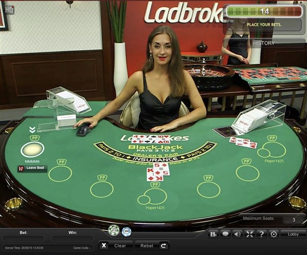 Ladbrokes Casino Gold Wild Card