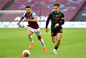 LONDON, ENGLAND - JULY 26: Ryan Fredericks of West Ham United and Jack Grealish of Aston Villa during the Premier League match between West Ham United and Aston Villa at London Stadium on July 26, 2020 in London, England. (Photo by Justin Setterfield/Getty Images)