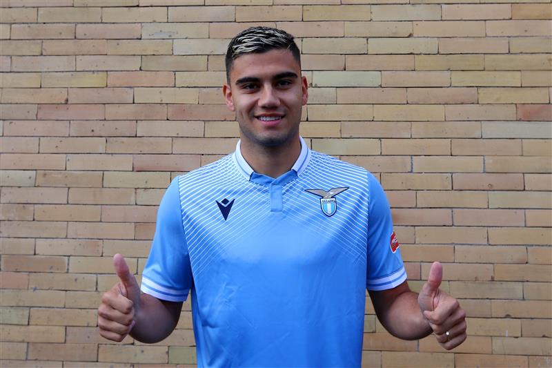 ROME, ITALY - OCTOBER 02:  SS Lazio new signing Andreas Pereira poses with the new jersey after the medical test at Paideia Hospital on October 2, 2020 in Rome, Italy.  (Photo by Paolo Bruno/Getty Images)