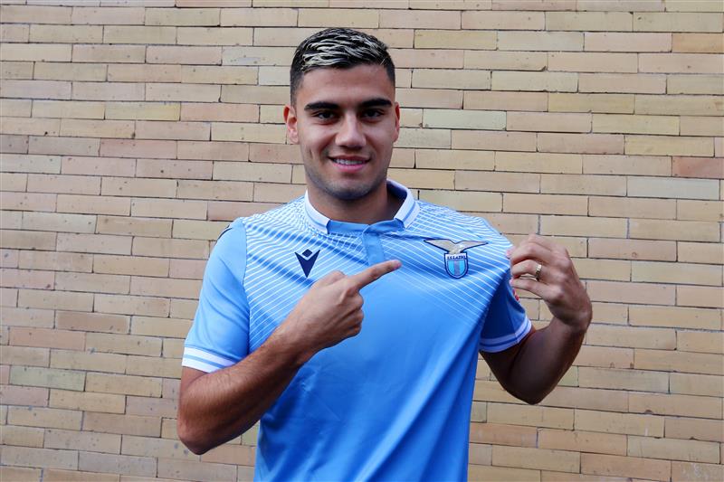ROME, ITALY - OCTOBER 02:  SS Lazio new signing Andreas Pereira poses with the new jersey after the medical test at Paideia Hospital on October 2, 2020 in Rome, Italy.  (Photo by Paolo Bruno/Getty Images)