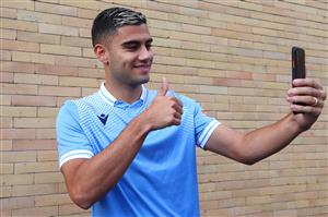 ROME, ITALY - OCTOBER 02: SS Lazio new signing Andreas Pereira poses with the new jersey after the medical test at Paideia Hospital on October 2, 2020 in Rome, Italy. (Photo by Paolo Bruno/Getty Images)