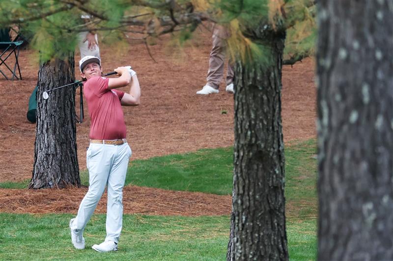 AUGUSTA, GEORGIA - NOVEMBER 15: Cameron Smith of Australia plays a shot on the seventh hole during the final round of the Masters at Augusta National Golf Club on November 15, 2020 in Augusta, Georgia. (Photo by Rob Carr/Getty Images)