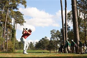 AUGUSTA, GEORGIA - NOVEMBER 15: Cameron Smith of Australia plays his shot from the 17th tee during the final round of the Masters at Augusta National Golf Club on November 15, 2020 in Augusta, Georgia. (Photo by Jamie Squire/Getty Images)