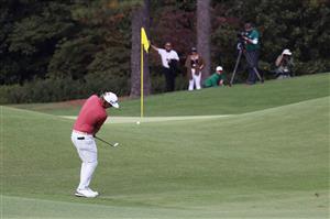 AUGUSTA, GEORGIA - NOVEMBER 15: Cameron Smith of Australia plays a shot on the eighth hole during the final round of the Masters at Augusta National Golf Club on November 15, 2020 in Augusta, Georgia. (Photo by Rob Carr/Getty Images)