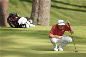 AUGUSTA, GEORGIA - NOVEMBER 15: Cameron Smith of Australia lines up a putt on the 10th green during the final round of the Masters at Augusta National Golf Club on November 15, 2020 in Augusta, Georgia. (Photo by Jamie Squire/Getty Images)