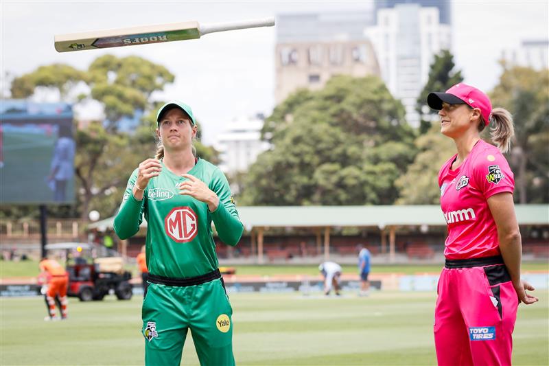 SYDNEY, AUSTRALIA - NOVEMBER 22: Meg Lanning of Stars and Ellyse Perry of the Sixers take part in bat flip during the Women's Big Bash League WBBL match between the Melbourne Stars and the Sydney Sixers at North Sydney Oval, on November 22, 2020, in Sydney, Australia. (Photo by Hanna Lassen/Getty Images)