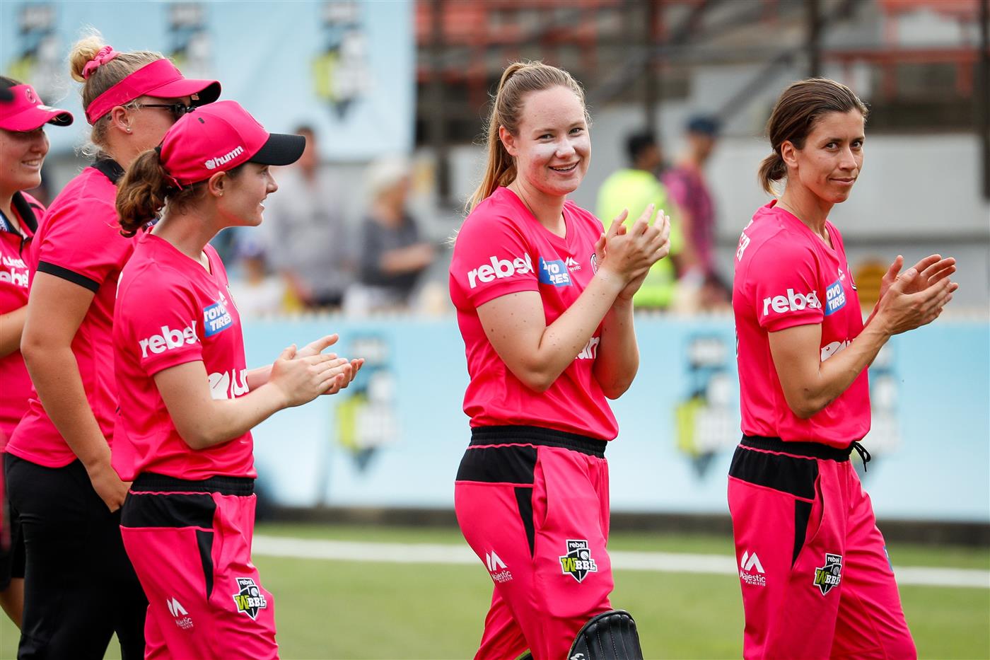 SYDNEY, AUSTRALIA - NOVEMBER 22: Sixers players celebrate victory after the Women's Big Bash League WBBL match between the Melbourne Stars and the Sydney Sixers at North Sydney Oval, on November 22, 2020, in Sydney, Australia. (Photo by Hanna Lassen/Getty Images)