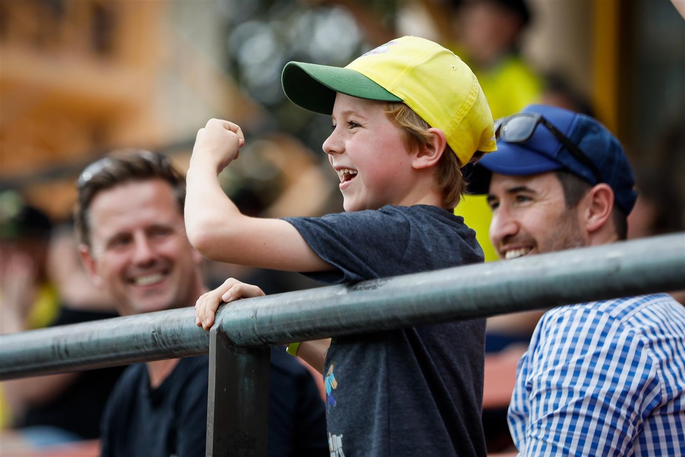 SYDNEY, AUSTRALIA - NOVEMBER 22: Fans cheer on during the Women's Big Bash League WBBL match between the Melbourne Stars and the Sydney Sixers at North Sydney Oval, on November 22, 2020, in Sydney, Australia. (Photo by Hanna Lassen/Getty Images)