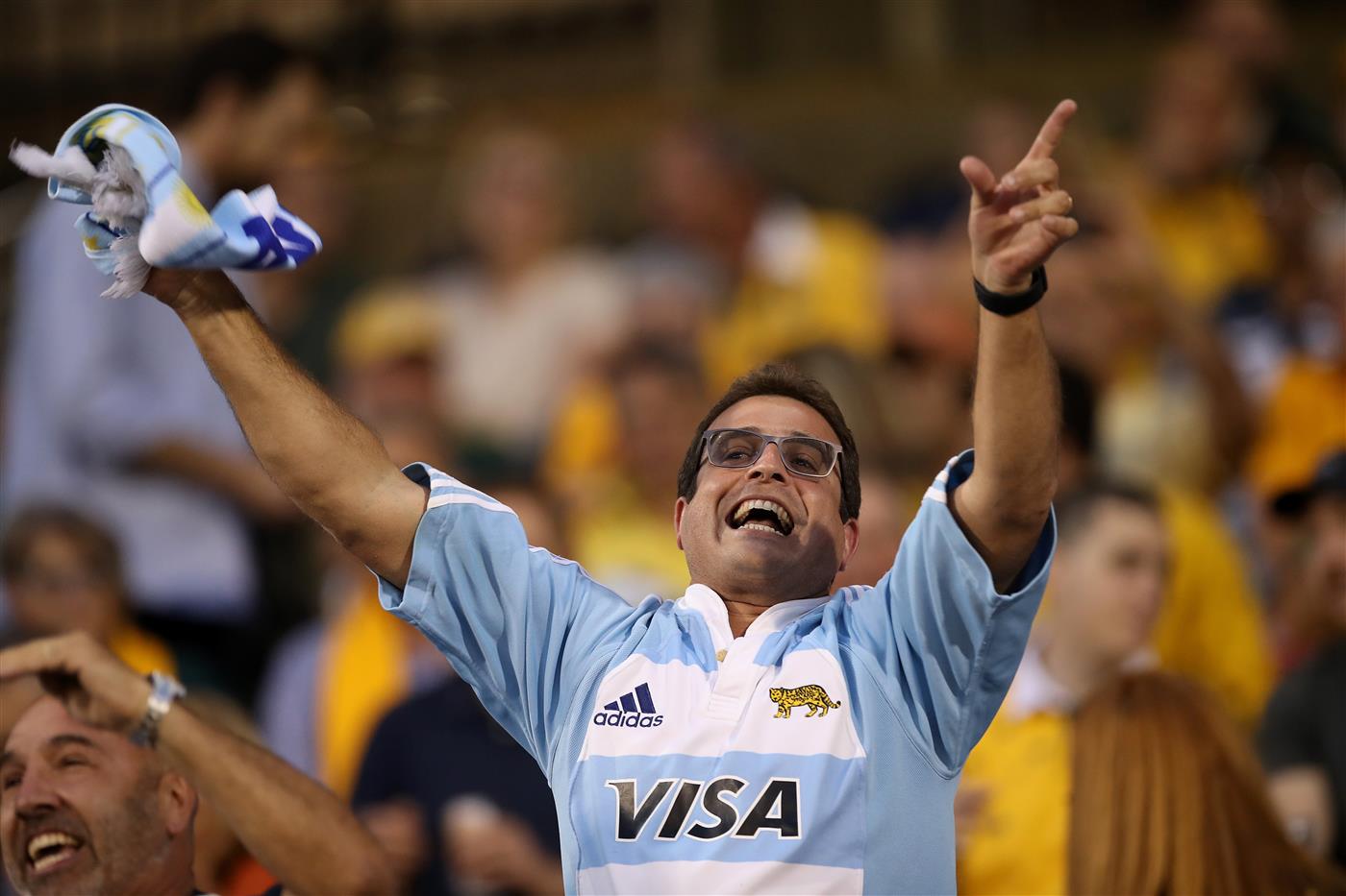 NEWCASTLE, AUSTRALIA - NOVEMBER 21: A Pumas fan shows his support during the 2020 Tri-Nations match between the Australian Wallabies and the Argentina Pumas at McDonald Jones Stadium on November 21, 2020 in Newcastle, Australia. (Photo by Mark Kolbe/Getty Images)