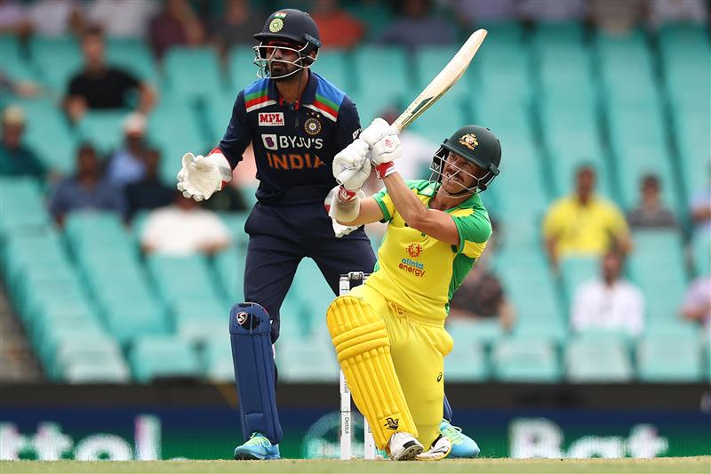 SYDNEY, AUSTRALIA - NOVEMBER 29: David Warner of Australia bats during game two of the One Day International series between Australia and India at Sydney Cricket Ground on November 29, 2020 in Sydney, Australia. (Photo by Ryan Pierse/Getty Images)