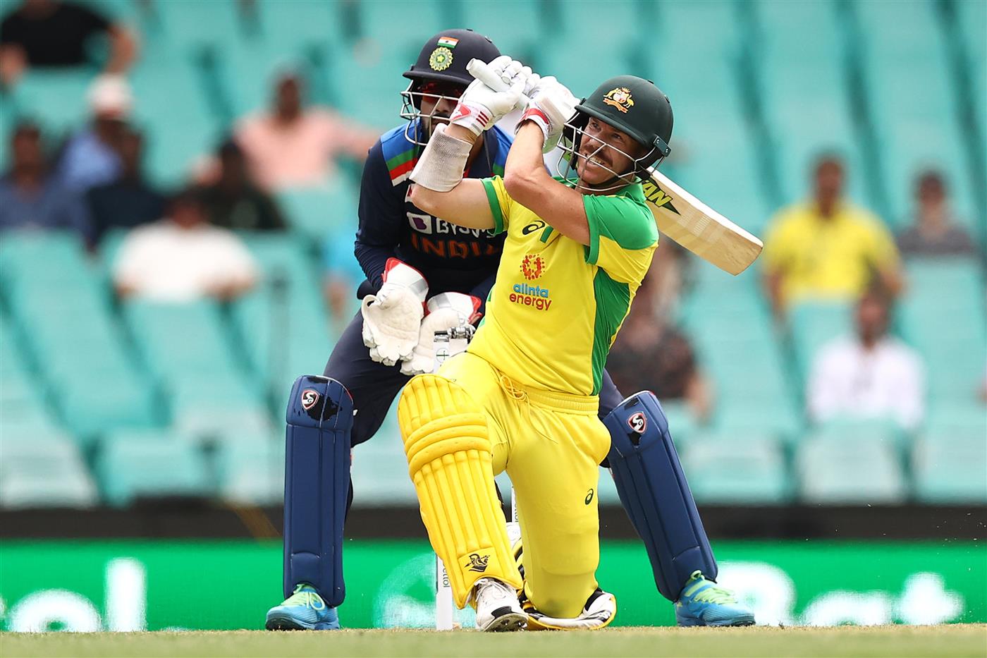 SYDNEY, AUSTRALIA - NOVEMBER 29: David Warner of Australia bats during game two of the One Day International series between Australia and India at Sydney Cricket Ground on November 29, 2020 in Sydney, Australia. (Photo by Ryan Pierse/Getty Images)