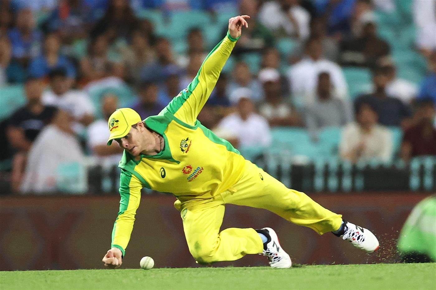 SYDNEY, AUSTRALIA - NOVEMBER 29: Steve Smith of Australia bats during game two of the One Day International series between Australia and India at Sydney Cricket Ground on November 29, 2020 in Sydney, Australia. (Photo by Cameron Spencer/Getty Images)