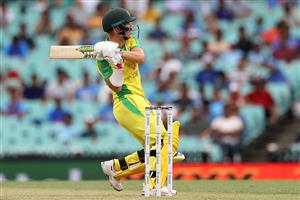 SYDNEY, AUSTRALIA - NOVEMBER 29: David Warner of Australia bats during game two of the One Day International series between Australia and India at Sydney Cricket Ground on November 29, 2020 in Sydney, Australia. (Photo by Cameron Spencer/Getty Images)
