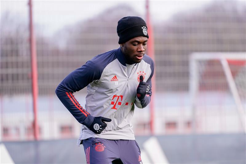 MUNICH, GERMANY - NOVEMBER 30:  In this handout image provided by FC Bayern Muenchen Alphonso Davies of FC Bayern Muenchen works out during a training session a day before the UEFA Champions League Group A stage match between FC Bayern Muenchen and Atletico Madrid at Saebener Strasse training ground on November 30, 2020 in Munich, Germany. (Photo by Handout/FC Bayern via Getty Images)