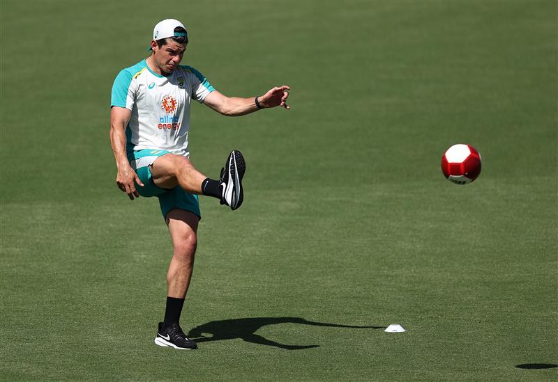 CANBERRA, AUSTRALIA - DECEMBER 01: Moises Henriques of Australia trains during an Australian ODI nets session at Manuka Oval on December 01, 2020 in Canberra, Australia. (Photo by Ryan Pierse/Getty Images)