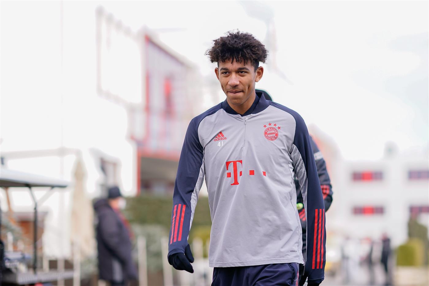 MUNICH, GERMANY - NOVEMBER 30: In this handout image provided by FC Bayern Muenchen Chris Richards of FC Bayern Muenchen arrives for a training session a day before the UEFA Champions League Group A stage match between FC Bayern Muenchen and Atletico Madrid at Saebener Strasse training ground on November 30, 2020 in Munich, Germany. (Photo by Handout/FC Bayern via Getty Images)