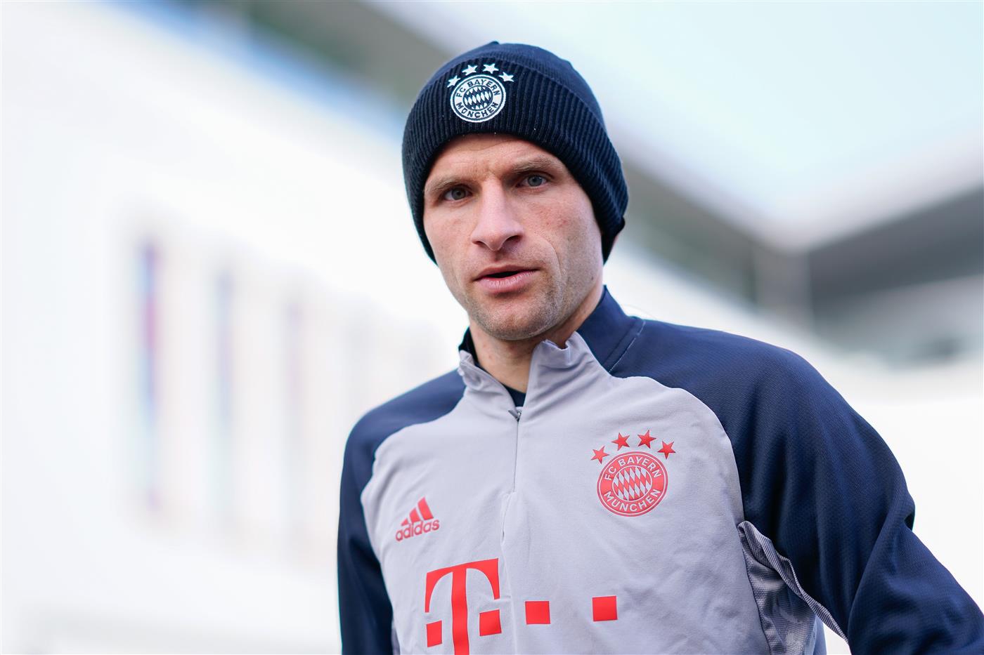 MUNICH, GERMANY - NOVEMBER 30: In this handout image provided by FC Bayern Muenchen Thomas Mueller of FC Bayern Muenchen arrives for a training session a day before the UEFA Champions League Group A stage match between FC Bayern Muenchen and Atletico Madrid at Saebener Strasse training ground on November 30, 2020 in Munich, Germany. (Photo by Handout/FC Bayern via Getty Images)