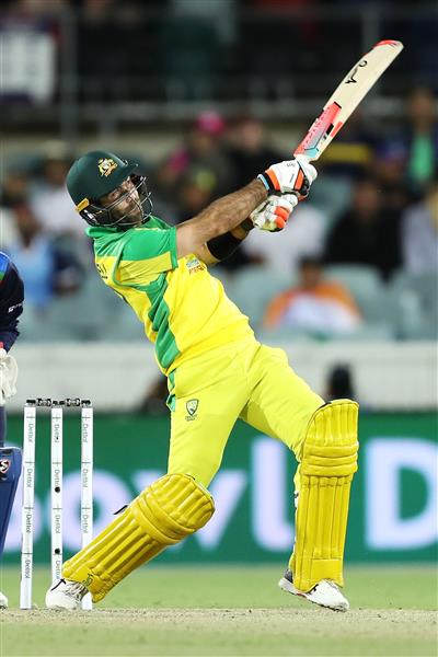 CANBERRA, AUSTRALIA - DECEMBER 02: (EDITORS NOTE: Retransmission with alternate crop.) Glenn Maxwell of Australia bats during game three of the One Day International series between Australia and India at Manuka Oval on December 02, 2020 in Canberra, Australia. (Photo by Mark Kolbe/Getty Images)