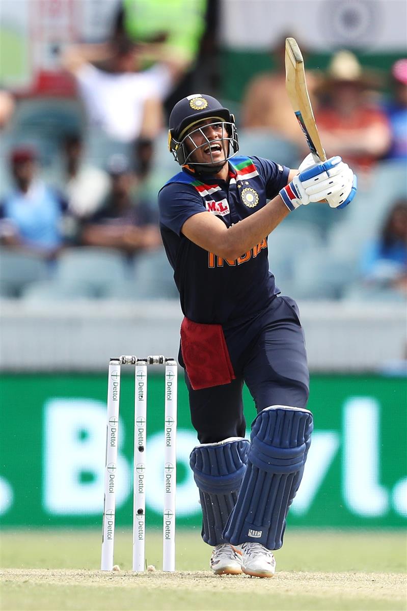 CANBERRA, AUSTRALIA - DECEMBER 02: Shubman Gill of India bats during game three of the One Day International series between Australia and India at Manuka Oval on December 02, 2020 in Canberra, Australia. (Photo by Mark Kolbe/Getty Images)