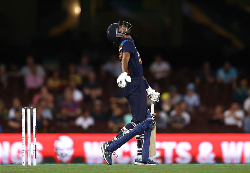 SYDNEY, AUSTRALIA - DECEMBER 06: Hardik Pandya of India reacts after missing a shot during game two of the Twenty20 International series between Australia and India at Sydney Cricket Ground on December 06, 2020 in Sydney, Australia. (Photo by Ryan Pierse/Getty Images)
