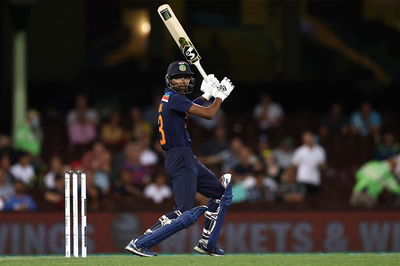 SYDNEY, AUSTRALIA - DECEMBER 06: Hardik Pandya of India bats during game two of the Twenty20 International series between Australia and India at Sydney Cricket Ground on December 06, 2020 in Sydney, Australia. (Photo by Ryan Pierse/Getty Images)