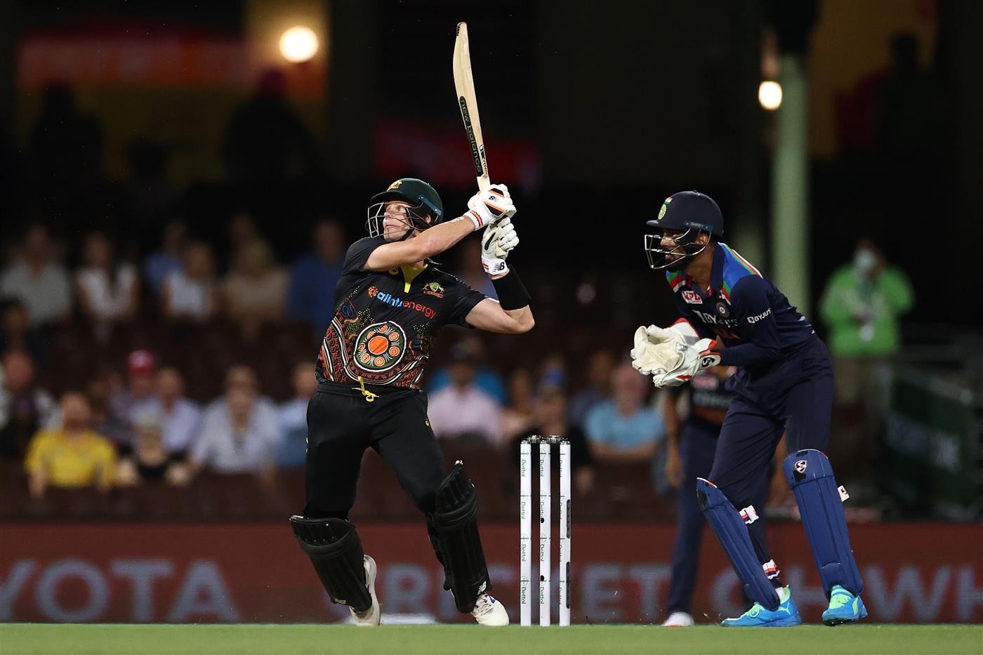 SYDNEY, AUSTRALIA - DECEMBER 06: Steve Smith of Australia bats during game two of the Twenty20 International series between Australia and India at Sydney Cricket Ground on December 06, 2020 in Sydney, Australia. (Photo by Ryan Pierse/Getty Images)