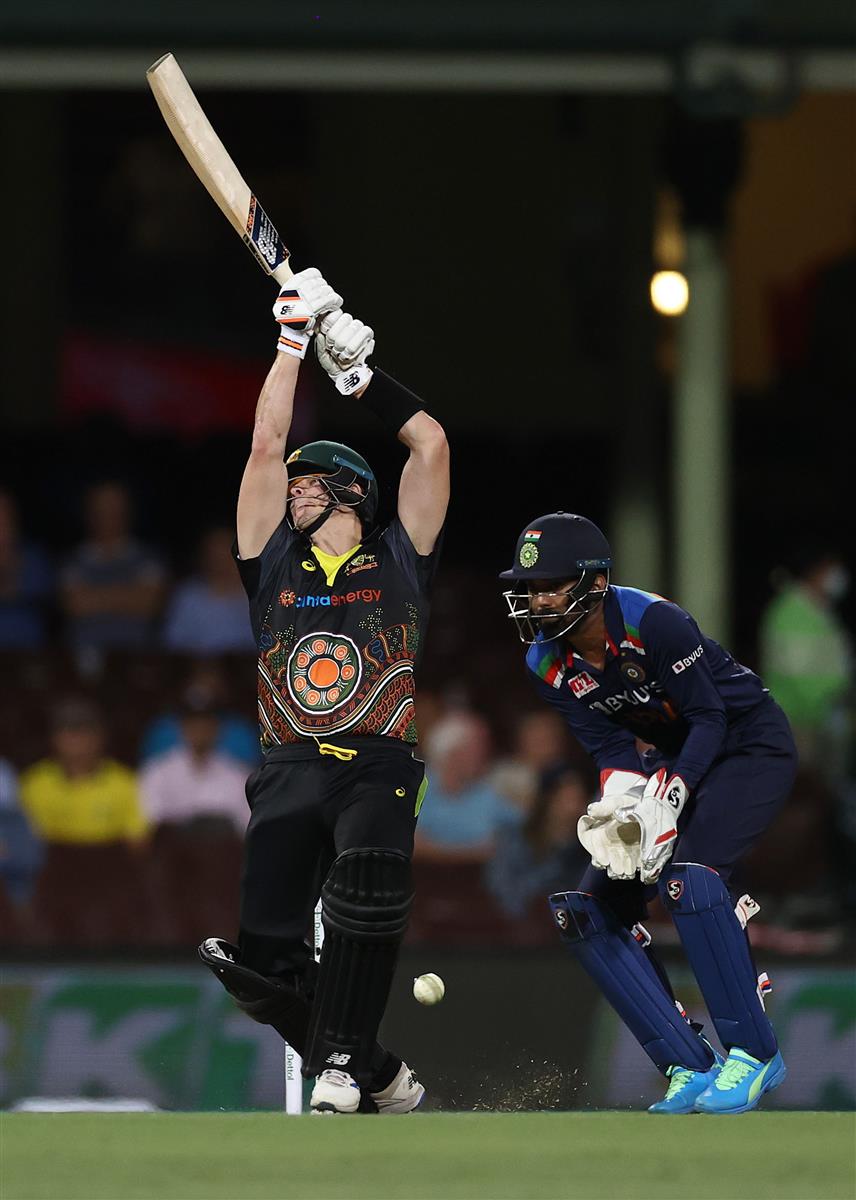 SYDNEY, AUSTRALIA - DECEMBER 06: Steve Smith of Australia bats during game two of the Twenty20 International series between Australia and India at Sydney Cricket Ground on December 06, 2020 in Sydney, Australia. (Photo by Ryan Pierse/Getty Images)