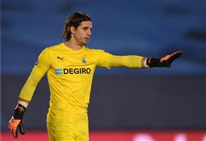 MADRID, SPAIN - DECEMBER 09: Yann Sommer of Borussia Moenchengladbach reacts during the UEFA Champions League Group B stage match between Real Madrid and Borussia Moenchengladbach at Estadio Alfredo di Stefano on December 09, 2020 in Madrid, Spain. Sporting stadiums around Spain remain under strict restrictions due to the Coronavirus Pandemic as Government social distancing laws prohibit fans inside venues resulting in games being played behind closed doors. (Photo by Denis Doyle/Getty Images)