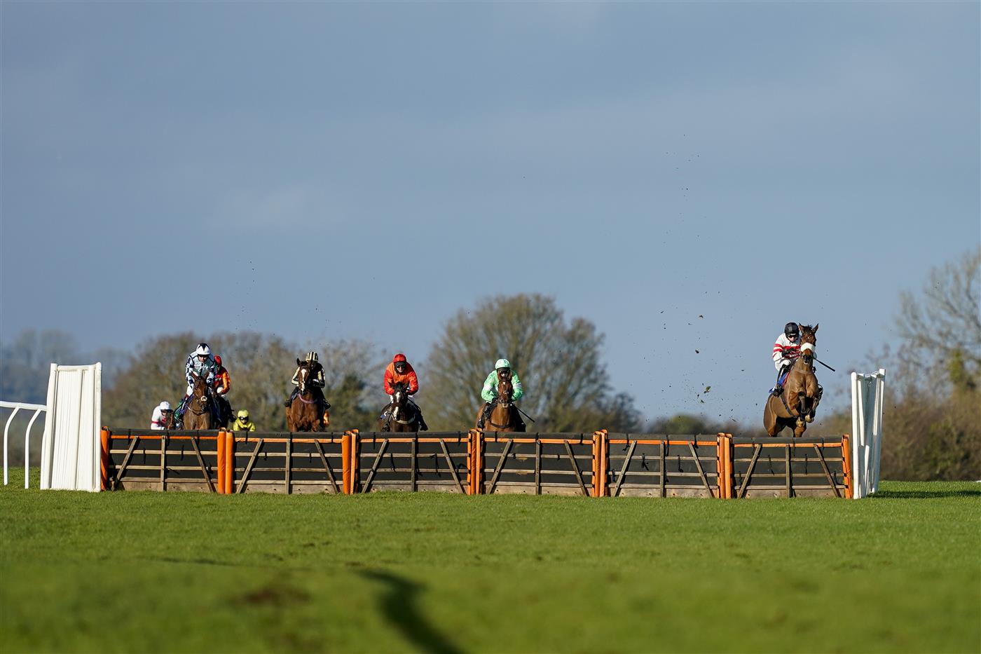 Racing Photos Wincanton races December 15 Pictures.