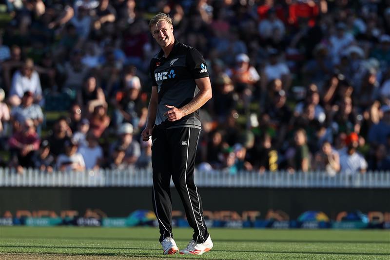 HAMILTON, NEW ZEALAND - DECEMBER 20: Kyle Jamieson of New Zealand  reacts to a ball during game two of the International T20 series between New Zealand and Pakistan at Seddon Park on December 20, 2020 in Hamilton, New Zealand. (Photo by Fiona Goodall/Getty Images)
