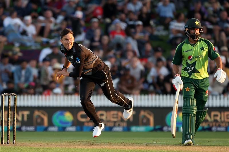 HAMILTON, NEW ZEALAND - DECEMBER 20: Trent Boult of New Zealand bowls during the game two of the International T20 series between New Zealand and Pakistan at Seddon Park on December 20, 2020 in Hamilton, New Zealand. (Photo by Fiona Goodall/Getty Images)