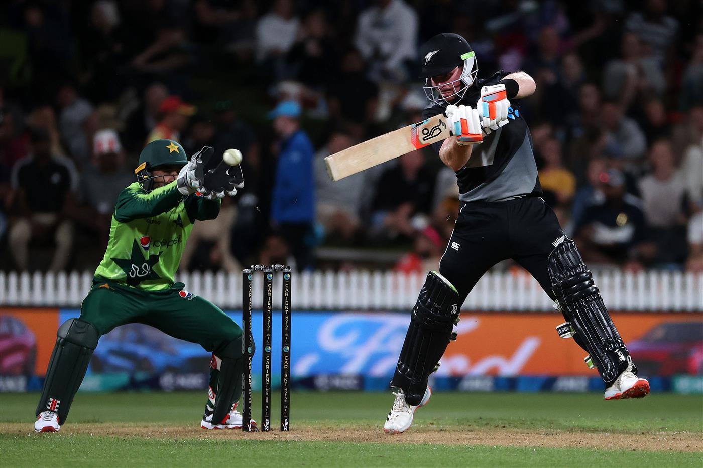 HAMILTON, NEW ZEALAND - DECEMBER 20: Tim Seifert of New Zealand takes a shot during game two of the International T20 series between New Zealand and Pakistan at Seddon Park on December 20, 2020 in Hamilton, New Zealand. (Photo by Fiona Goodall/Getty Images)