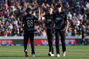 HAMILTON, NEW ZEALAND - DECEMBER 20: Tim Southee (C) of New Zealand  takes the wicket of Haider Ali of Pakistan during the game two of the International T20 series between New Zealand and Pakistan at Seddon Park on December 20, 2020 in Hamilton, New Zealand. (Photo by Fiona Goodall/Getty Images)