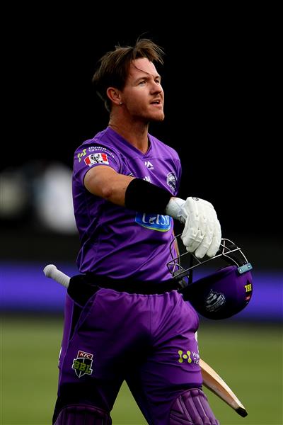 HOBART, AUSTRALIA - JANUARY 04:  D'Arcy Short of the Hurricanes leaves the field after being dismissed during the Big Bash League match between the Melbourne Stars and the Hobart Hurricanes at Blundstone Arena, on January 04, 2021, in Hobart, Australia. (Photo by Steve Bell/Getty Images)