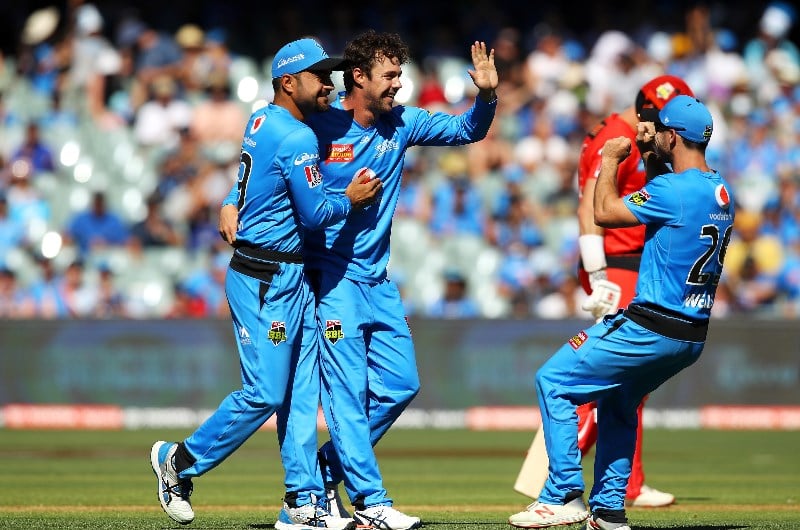 Renegades v Strikers
