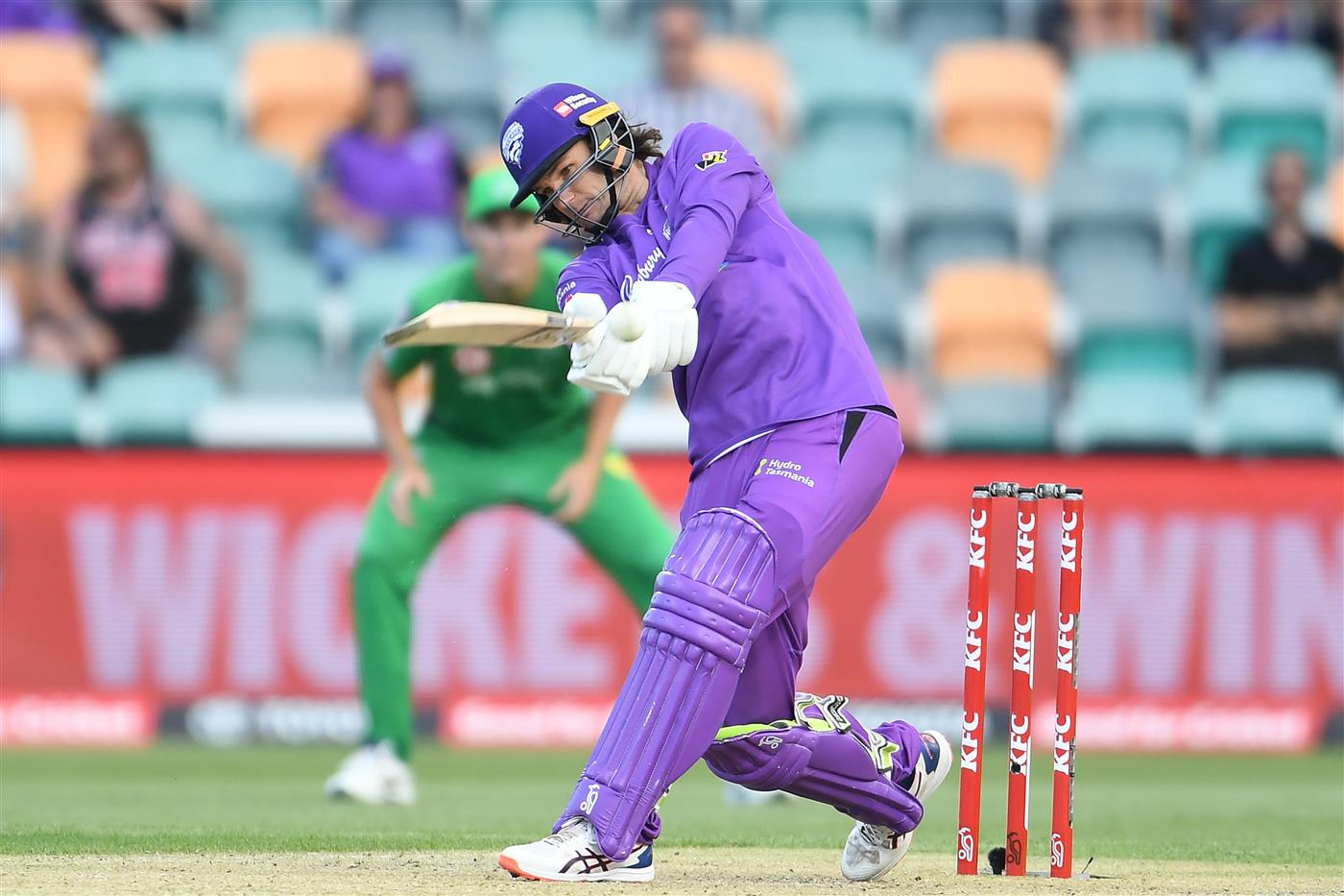 HOBART, AUSTRALIA - JANUARY 04:  Peter Handscomb of the Hurricanes bats during the Big Bash League match between the Melbourne Stars and the Hobart Hurricanes at Blundstone Arena, on January 04, 2021, in Hobart, Australia. (Photo by Steve Bell/Getty Images)