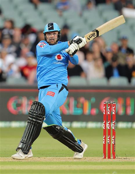ADELAIDE, AUSTRALIA - JANUARY 05:  Ryan Gibson of the Adelaide Strikers bats during the Big Bash League match between the Melbourne Renegades and the Adelaide Strikers at Adelaide Oval, on January 05, 2021, in Adelaide, Australia. (Photo by Daniel Kalisz/Getty Images)
