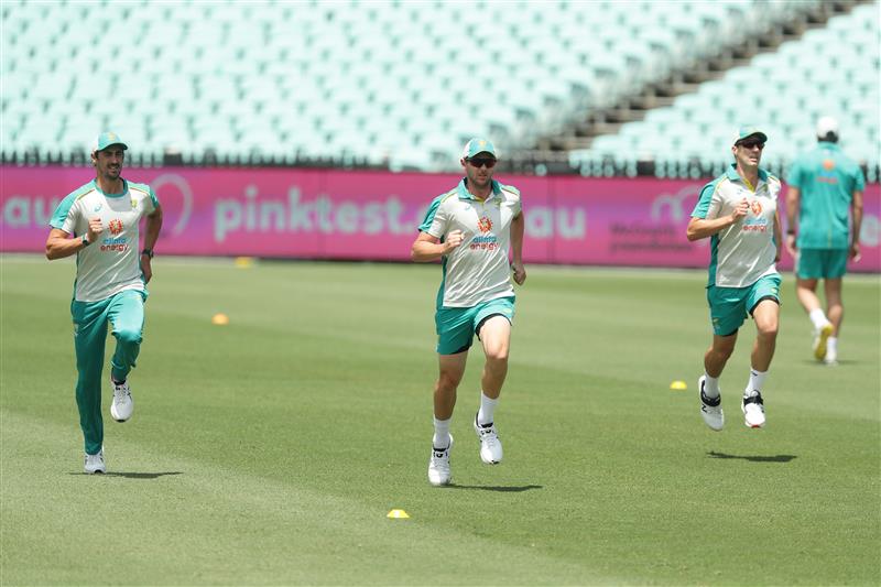 SYDNEY, AUSTRALIA - JANUARY 05: Mitchell Starc, Josh Hazlewood and Pat Cummins of Australia run during an Australian nets session at the Sydney Cricket Ground on January 05, 2021 in Sydney, Australia. (Photo by Mark Metcalfe/Getty Images)