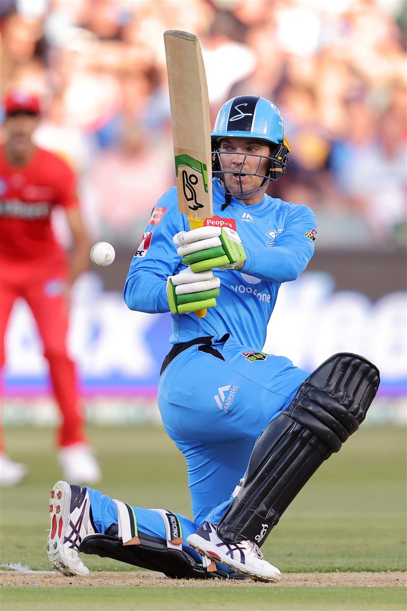 ADELAIDE, AUSTRALIA - JANUARY 05: Alex Carey of the Adelaide Strikers bats  during the Big Bash League match between the Melbourne Renegades and the Adelaide Strikers at Adelaide Oval, on January 05, 2021, in Adelaide, Australia. (Photo by Daniel Kalisz/Getty Images)