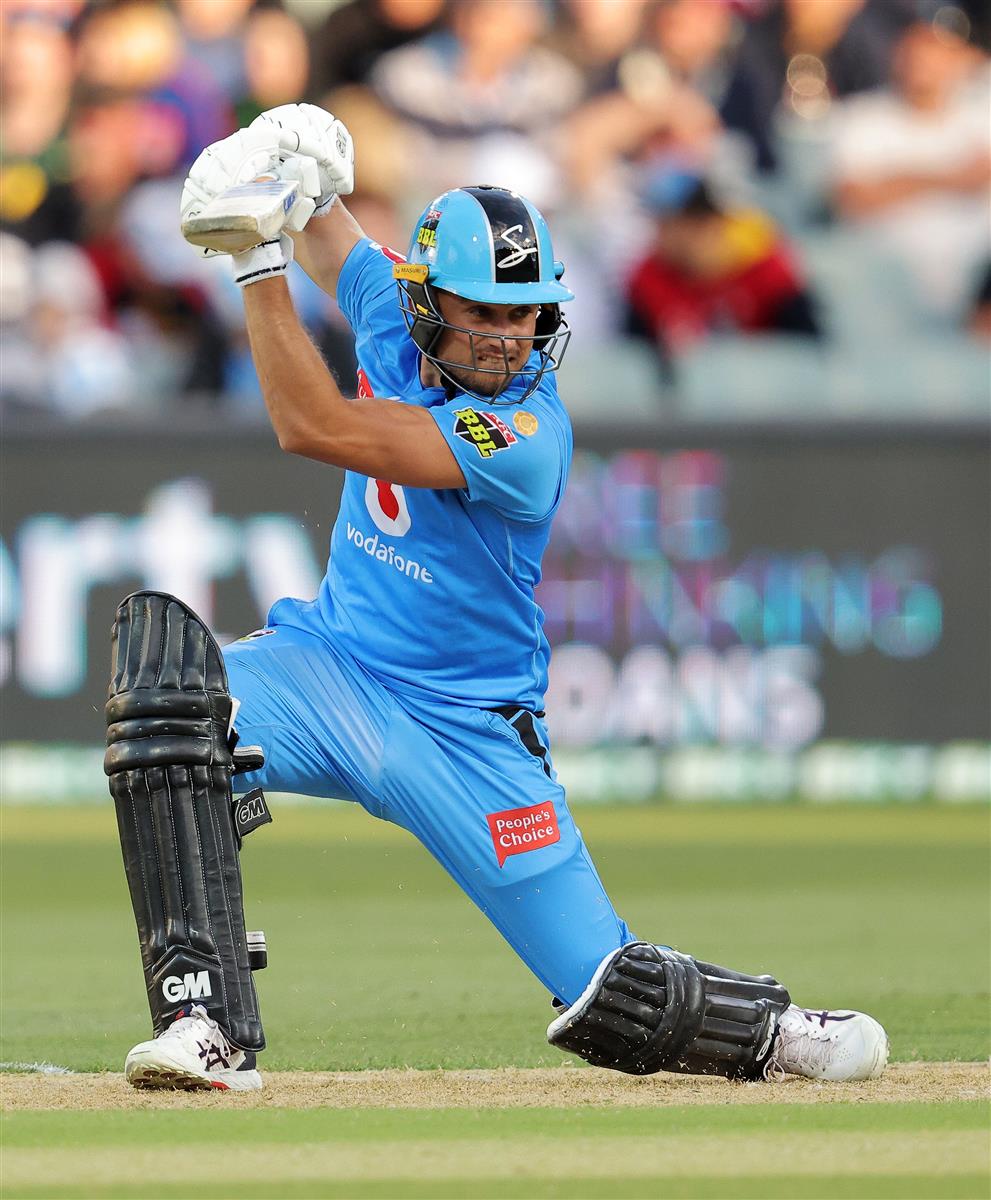 ADELAIDE, AUSTRALIA - JANUARY 05:  Jake Weatherald of the Adelaide Strikersbats during the Big Bash League match between the Melbourne Renegades and the Adelaide Strikers at Adelaide Oval, on January 05, 2021, in Adelaide, Australia. (Photo by Daniel Kalisz/Getty Images)
