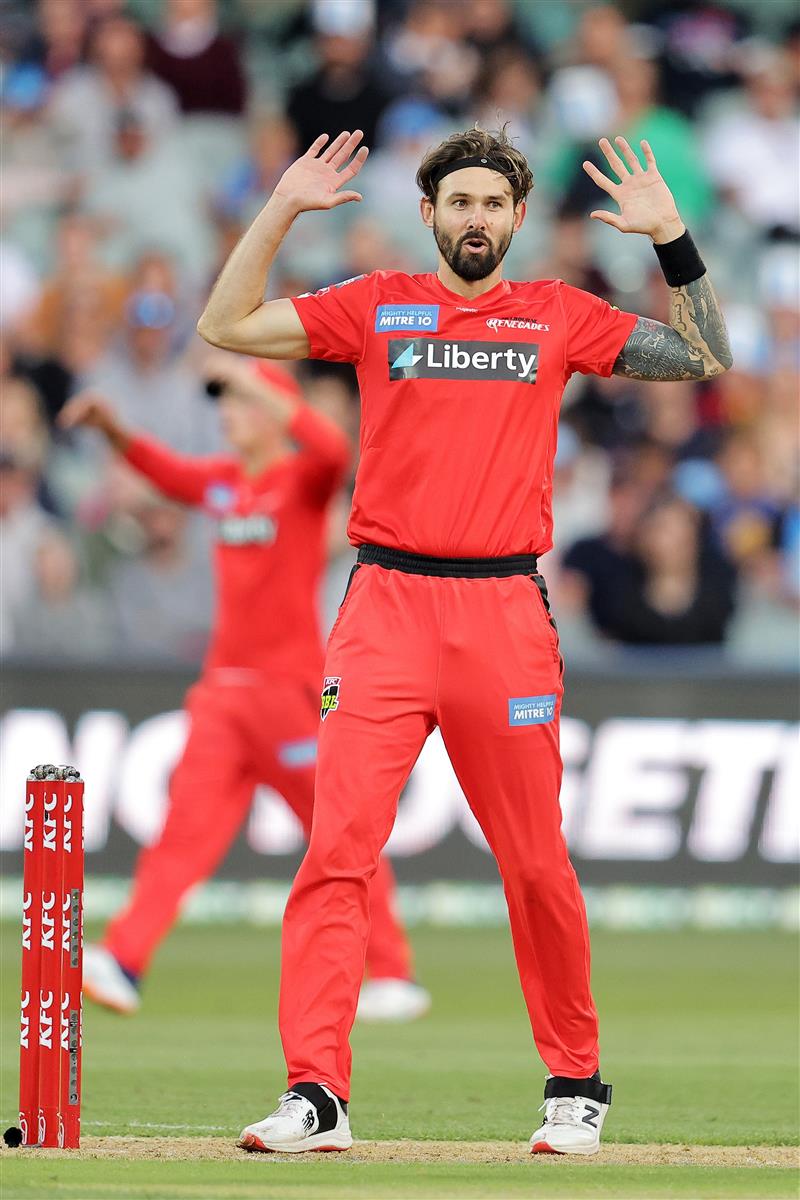 ADELAIDE, AUSTRALIA - JANUARY 05: Kane Richardson of the Renegades reacts during the Big Bash League match between the Melbourne Renegades and the Adelaide Strikers at Adelaide Oval, on January 05, 2021, in Adelaide, Australia. (Photo by Daniel Kalisz/Getty Images)