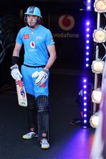 ADELAIDE, AUSTRALIA - JANUARY 05:  Matthew Renshaw of the Adelaide Strikers prepares to bat during the Big Bash League match between the Melbourne Renegades and the Adelaide Strikers at Adelaide Oval, on January 05, 2021, in Adelaide, Australia. (Photo by Daniel Kalisz/Getty Images)