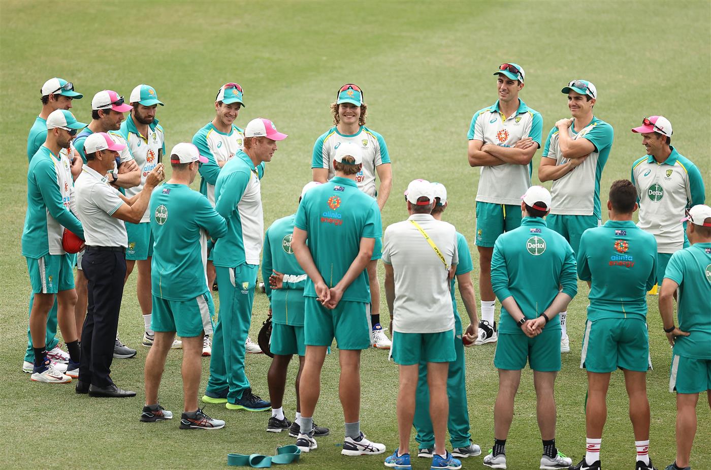SYDNEY, AUSTRALIA - JANUARY 07: Will Pucovski of Australia receives his Baggy Green Cap from Andrew McDonald during day one of the 3rd Test match in the series between Australia and India at Sydney Cricket Ground on January 07, 2021 in Sydney, Australia. (Photo by Ryan Pierse/Getty Images)