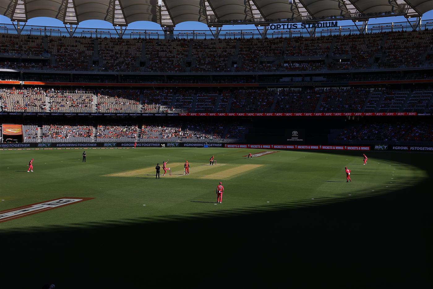 PERTH, AUSTRALIA - JANUARY 06: A general view of play during the Big Bash League match between the Perth Scorchers and the Sydney Sixers at Optus Stadium, on January 06, 2021, in Perth, Australia. (Photo by Paul Kane/Getty Images)