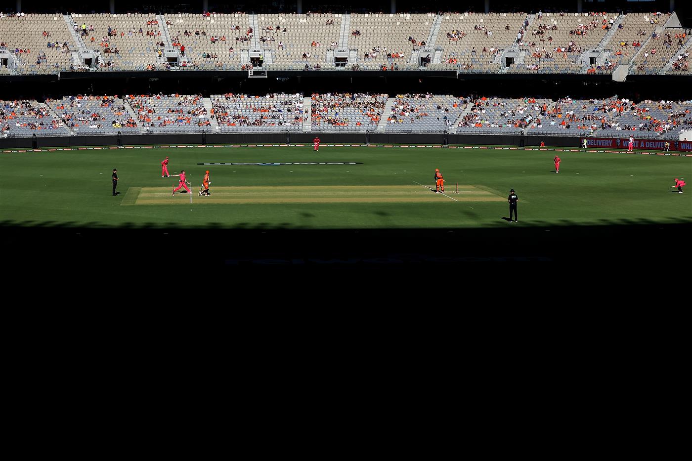 PERTH, AUSTRALIA - JANUARY 06: Daniel Christian of the Sixers bowls to Jason Roy of the Scorchers during the Big Bash League match between the Perth Scorchers and the Sydney Sixers at Optus Stadium, on January 06, 2021, in Perth, Australia. (Photo by Paul Kane/Getty Images)
