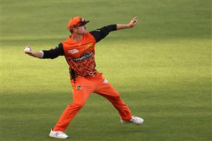 PERTH, AUSTRALIA - JANUARY 06: Colin Munro of the Scorchers fields the ball during the Big Bash League match between the Perth Scorchers and the Sydney Sixers at Optus Stadium, on January 06, 2021, in Perth, Australia. (Photo by Paul Kane/Getty Images)