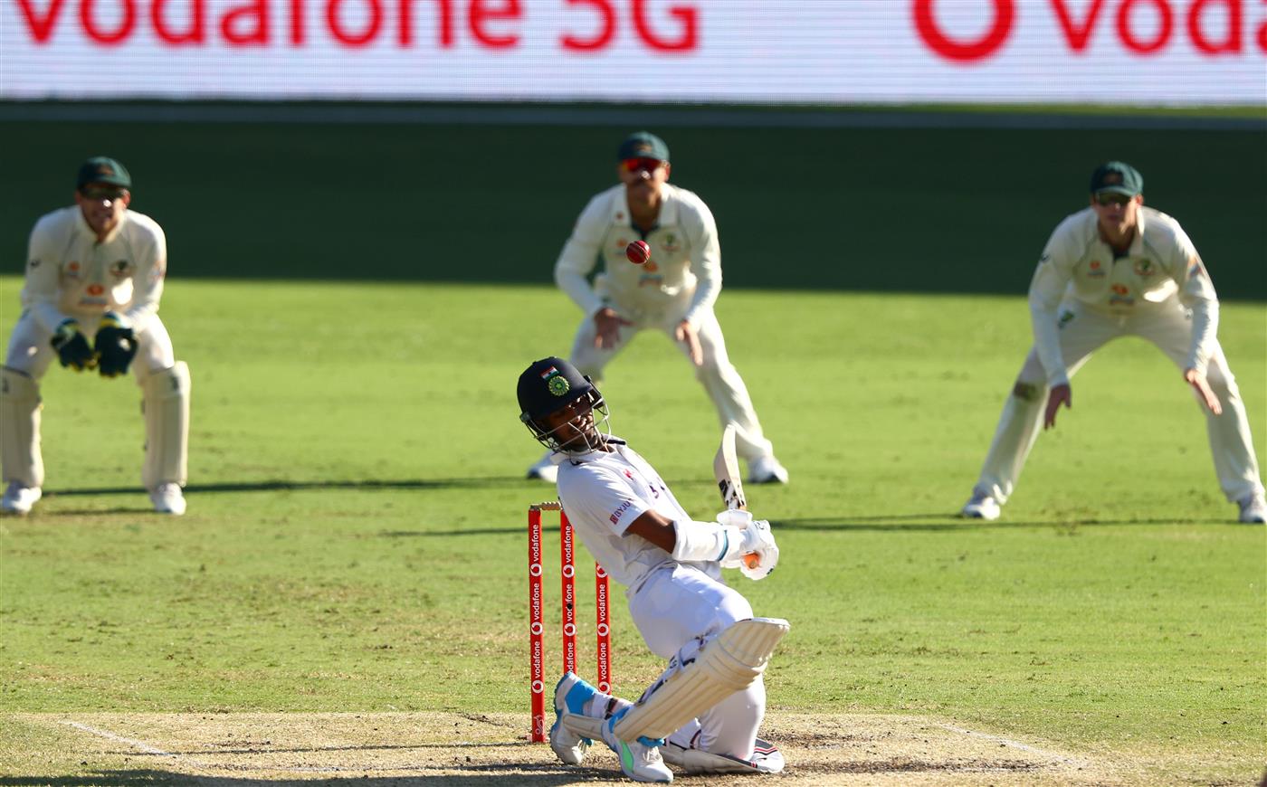 BRISBANE, AUSTRALIA - JANUARY 19: Washington Sundar of India bats during day five of the 4th Test Match in the series between Australia and India at The Gabba on January 19, 2021 in Brisbane, Australia. (Photo by Matt Roberts/Getty Images)