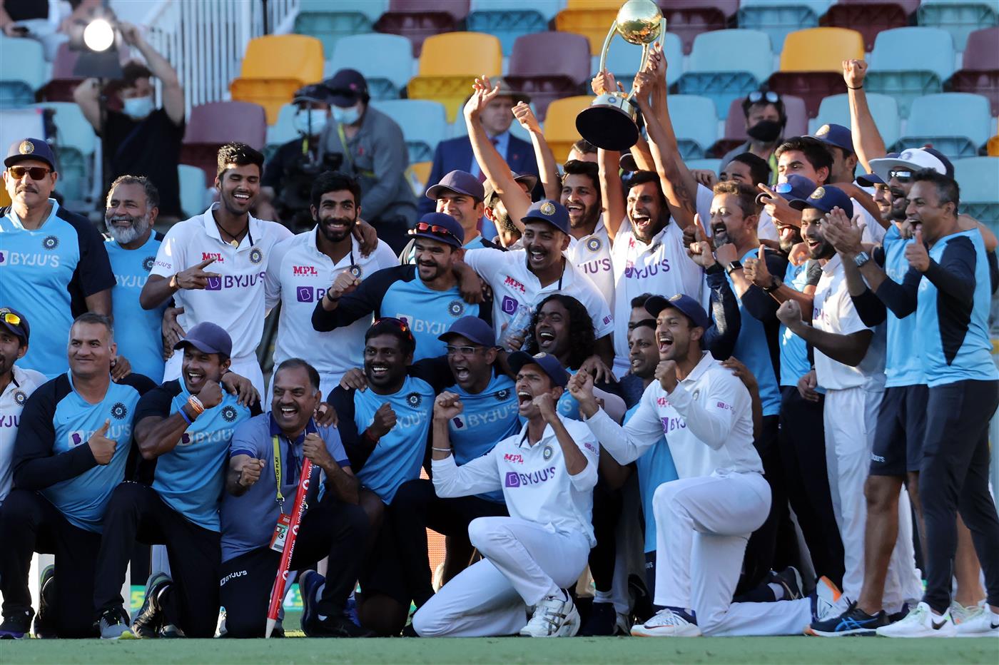 Indian players celebrate at the end of the fourth cricket Test match between Australia and India at The Gabba in Brisbane on January 19, 2021. Getty)